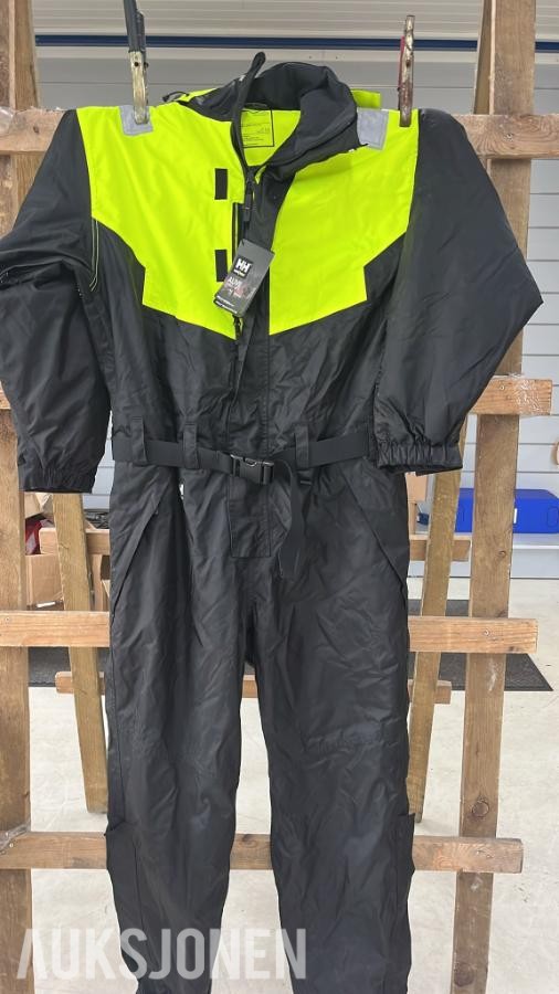 Diverse arbeidstøy og dresser